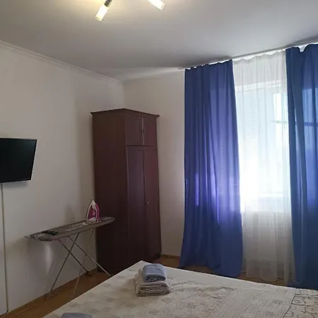 Apartment Domovik On Beregovskaya 3 *