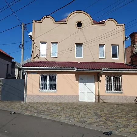 Apartmán Domovik On Beregovskaya 3 *