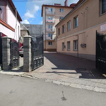Domovik On Beregovskaya 3 Apartmán Mukačevo